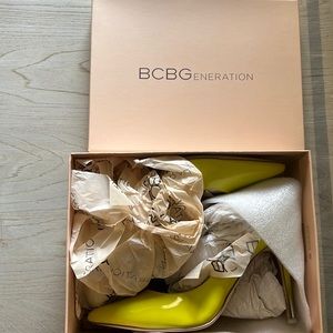 BCBGeneration Lime Green Patent Leather BRAND NEW Fly fresh out the box -10M!
